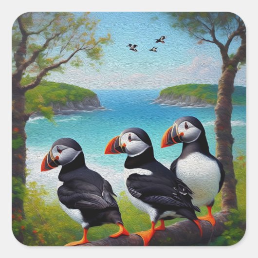 Coastal Trio: Drei Puffins am Strand in Oils Quadratischer Aufkleber (Vorderseite)
