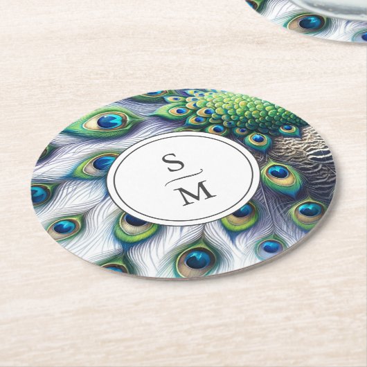 Coaster Monogrammed Peacock Feathers Runder Pappuntersetzer (Angewinkelt)