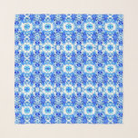 Cobalt Blau-Weiß-Batik-Muster Schal<br><div class="desc">Quadratischer Schal im Batik-Effekt,  gefliester Schnitt,  mit abstrakten Blumenelementen,  in Denim-,  Kobalt- und Himmelblau vor weißem Hintergrund</div>