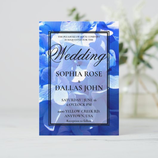 Cobalt blue floral elegant blue hydrangeas Wedding Einladung (Stehend Vorderseite)
