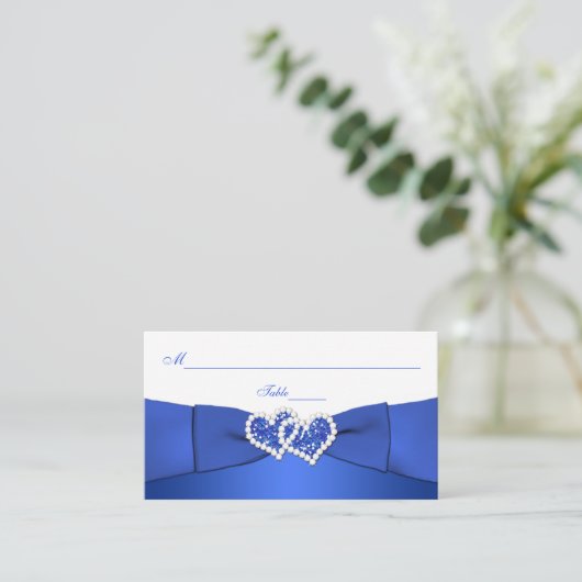 Cobalt Blue und White Joined Hearded Placecards Platzkarte (Stehend Vorderseite)