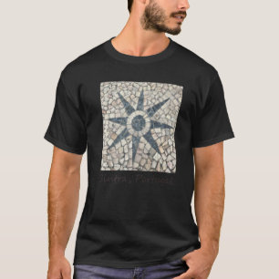 Cobblestone Sonnenbild von Straßen von Sintra Port T-Shirt