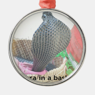 Cobra in Basket Art Print Silbernes Ornament