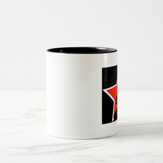 Cobra mit Red Star Tasse (Mittel)