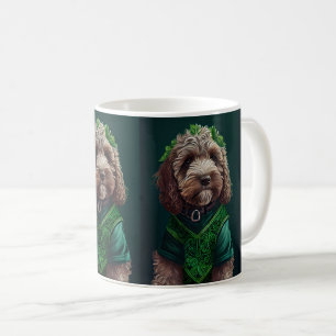 Cockapoo-Hund im St. Patrick's Day-Kleid Kaffeetasse