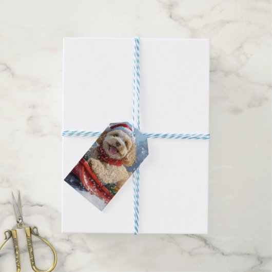 Cockapoo Hund in Sledge Lass es Schnee Weihnachten Geschenkanhänger (Mit Garn)