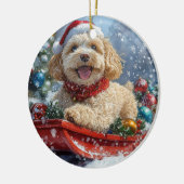 Cockapoo Hund in Sledge Lass es Schnee Weihnachten Keramik Ornament (Links)