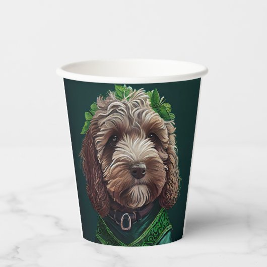 Cockapoo Hund in St. Patrick's Day Dress Pappbecher (Vorderseite)