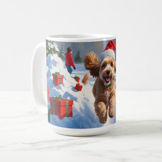 Cockapoo läuft im Schnee mit Weihnachtsmütze Kaffeetasse (Vorderseite Links)