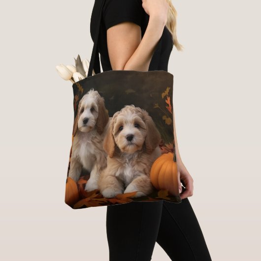 Cockapoo Welpe Herbst Kürbis Tasche (Von Nahem)