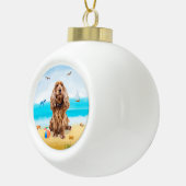 Cocker Spaniel Dog on Beach Keramik Kugel-Ornament (Rechts)