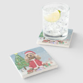 Cocker Spaniel Hund im Schnee mit Weihnachtsgesche Steinuntersetzer (Seitenansicht)