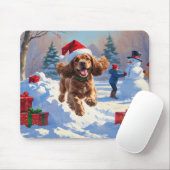 Cocker Spaniel läuft im Schnee mit Weihnachtsmütze Mousepad (Mit Mouse)