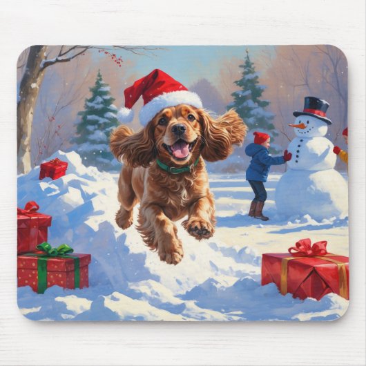 Cocker Spaniel läuft im Schnee mit Weihnachtsmütze Mousepad (Vorne)