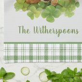 Cocker Spaniel Puppy Sleeping in Shamrocks Plaid  Geschirrtuch