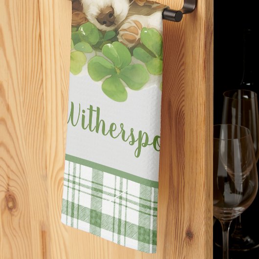 Cocker Spaniel Puppy Sleeping in Shamrocks Plaid  Geschirrtuch