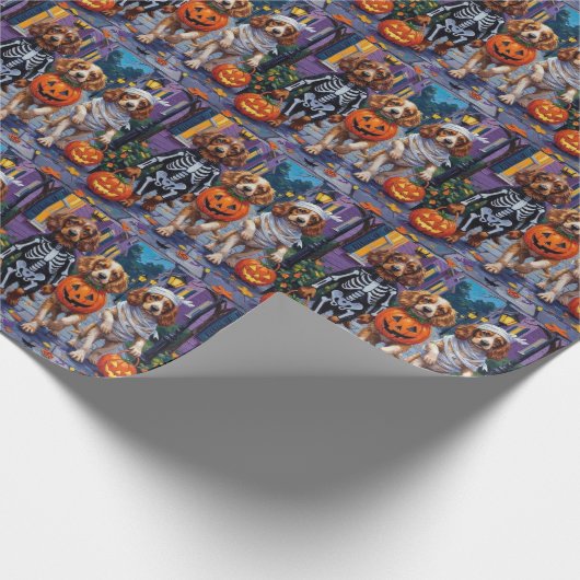 Cocker Spanierhunde Trick-or-Treating zu Halloween Geschenkpapier (Ecke)