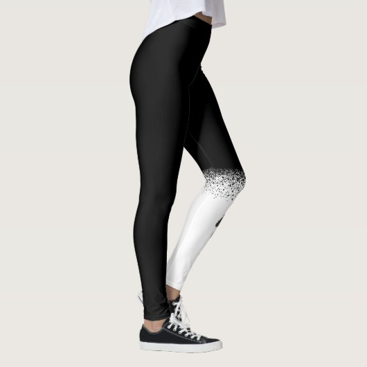 Cocker Spanisch in Schwarz, Weiß und Zoll Leggings (Rechts)