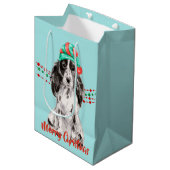 Cocker Spanische Weihnachtsmannmütze Holiday Strin Mittlere Geschenktüte (Vorderseite Schrägansicht)