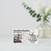 Cocktail-Bar | Barkeeper Pouring Drink Visitenkarte (Stehend Vorderseite)