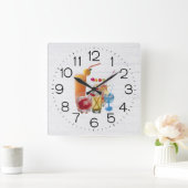 Cocktail Happy Hour auf der Wand aus Holz Quadratische Wanduhr (Zuhause)