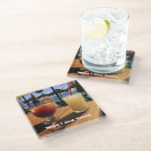 Cocktails am Meer Glasuntersetzer (Schrägansicht)