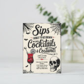 Cocktails & Costumes Halloween Feiertagspostkarte (Stehend Vorderseite)