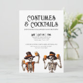 Cocktails und Kostüme Halloween-Party Einladung (Stehend Vorderseite)