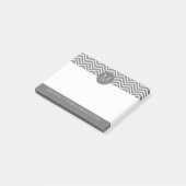 Coco Gray and White Chevrons Custom Monogram Post-it Klebezettel (angewinkelt)