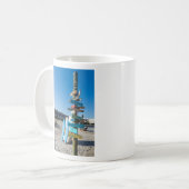 Cocoa Beach Tiki Totem Kaffeetasse (Vorderseite Links)
