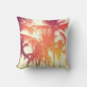 Coconut Beach: Vintage tropische Wärme. Kissen