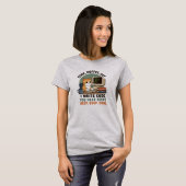Code Coffee Cat Programmierer Humor Illustration T-Shirt (Vorne ganz)