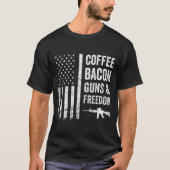 Coffee Bacon Guns & Dom - Bbq Grill Funny Gun T-Shirt (Vorderseite)