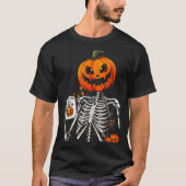 Coffee Drinking Skeleton Pumpkin Halloween Costume T-Shirt (Vorderseite)