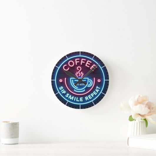 ☕ Coffeecore Clock Kaffee Meme Sip Lächeln Wiederh Runde Wanduhr (Zuhause)