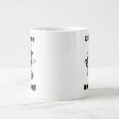 Coffein-Incoming! Funny Bee mit Eimer Cartoon Jumbo-Tasse (Vorderseite)