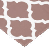 Cognac Leather Brown Marokkanischer Tile Trellis Tischdecke (Schrägansicht)