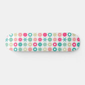 Cogs - Farben 01 - auf Weiß Skateboard (Horizontal)