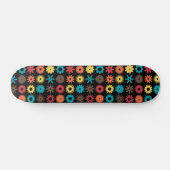 Cogs - Farben 02 - auf schwarz Skateboard (Horizontal)