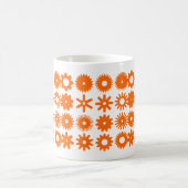 Cogs - Orange auf Weiß Kaffeetasse (Mittel)