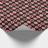 Cogs - Weichrosa auf schwarz Geschenkpapier (Ecke)