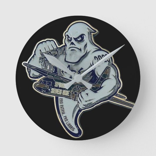 Coin 2 - Spooky! Wall Clock, 10" Round Runde Wanduhr (Vorderseite)