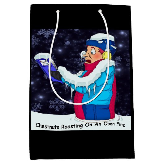 Cold Christmas Caroler Mittlere Geschenktasche Mittlere Geschenktüte (Vorderseite)