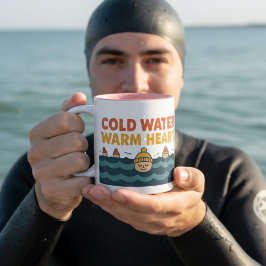 Cold Water Warm Heart – Funny Wild Swimmer Design Zweifarbige Tasse