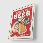 Coldest Biere in Town ADD NAME Zuhause Brew Bar Quadratische Wanduhr (Winkel)