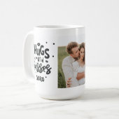 Collage Couple Foto & Hugs and Kisses Phrase Liebe Kaffeetasse (Vorderseite Links)