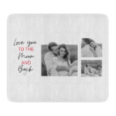 Collage Couple Foto & Romantisches Zitat zum Mond Schneidebrett (Vorderseite)