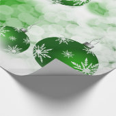 Collage der grünen Schneeflocke-Weihnachtsbälle Geschenkpapier (Ecke)