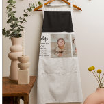 Collage Foto & Beste Oma je Bestes Schönheitsgesch Schürze<br><div class="desc">"Collage Foto & Best Oma Ever" ist ein wunderschönes und nachdenkliches Geschenk, das jede Oma in Liebe erhalten würde. Dieses einmalige Geschenk verbindet eine personalisierte Collage aus Foto mit der herzzerwärmenden Nachricht "Bestes Oma Ever", um einen sinnvollen und personalisierten Sake zu schaffen. Die Collage des Fotos kann individuell auf Ihre...</div>