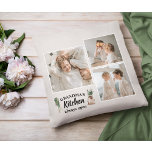 Collage Foto & Großküche ist immer geöffnet Kissen<br><div class="desc">Suchen Sie das passende Geschenk für Ihre Oma oder für alle, die Lieben in der Küche verbringen? Schauen Sie nur nach diesem einzigartigen und anpassbaren Produkt! Dieses Design mit einer wunderschönen Collage Ihrer Lieblings-Fotos wird sicher sein, dass Sie Ihre Erinnerungen einfangen und halten lassen. Und mit dem bezaubernden Satz "Oma's...</div>